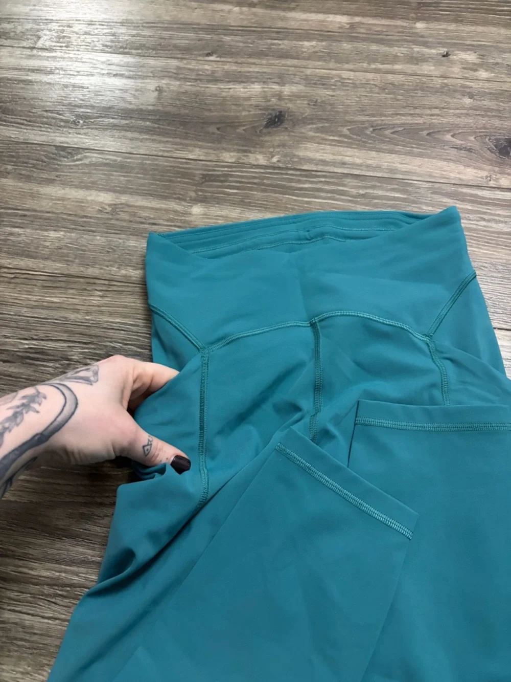 Lululemon Power Thru High Rise Crop 23